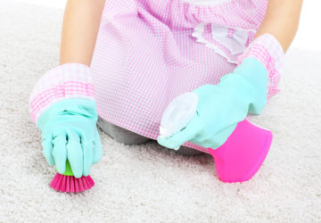 Make-Up-Flecken auf dem Teppich