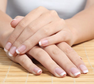 Fingernägel polieren