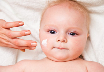 Baby-Gesichtspflege