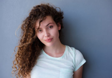 Gesichtspflege mit Hyaluronsäure