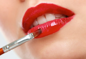 Lippen mit rotem Lipgloss