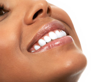 Kokosöl zum Zähne aufhellen