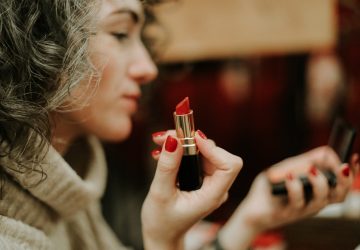 Lippenstift für ältere Frauen